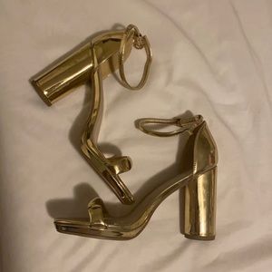 Gold heels  Heart in D